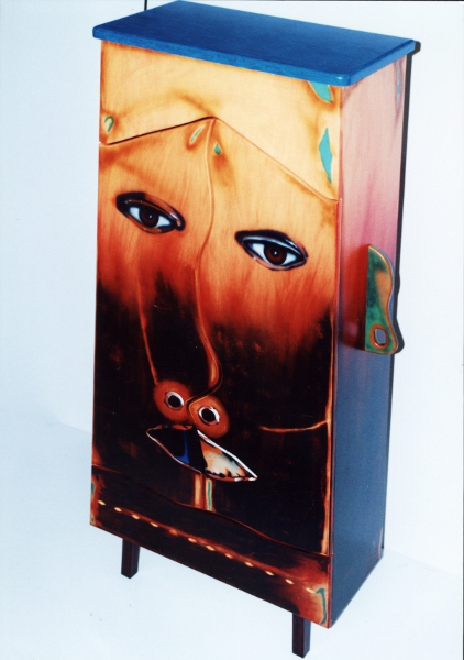 Künstlerisch handbemalter Schrank